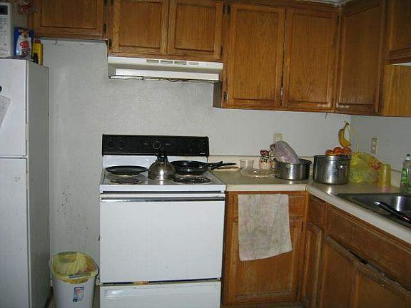 4th image of 344 E D St