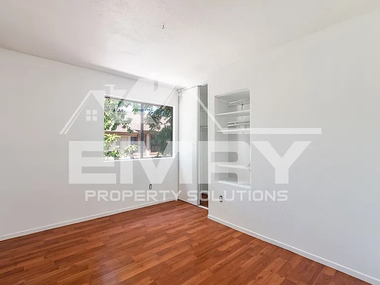 9781 S Karmont Ave — Photo 14