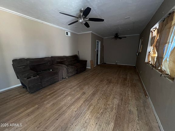 3rd image of 2038 E CHEERY LYNN Road