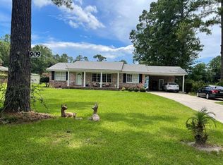 909 Barbara Cir, Moultrie, GA 31768