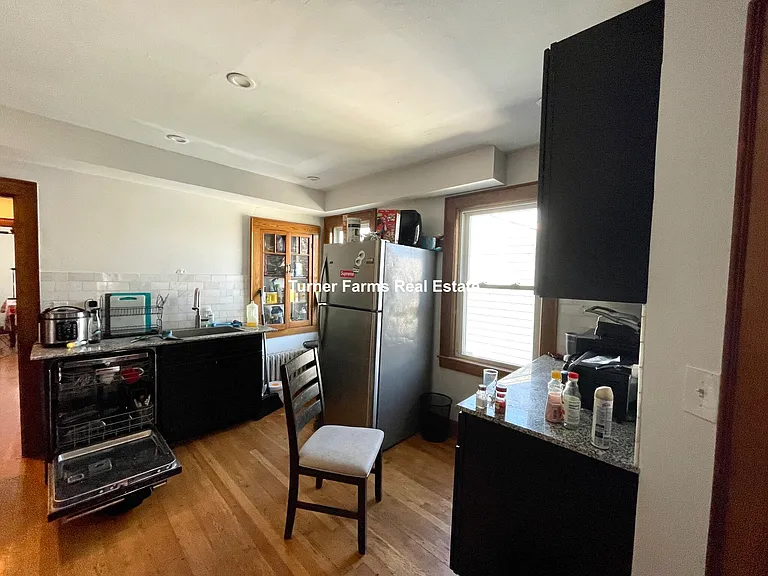 14 Renfrew St — Photo 39