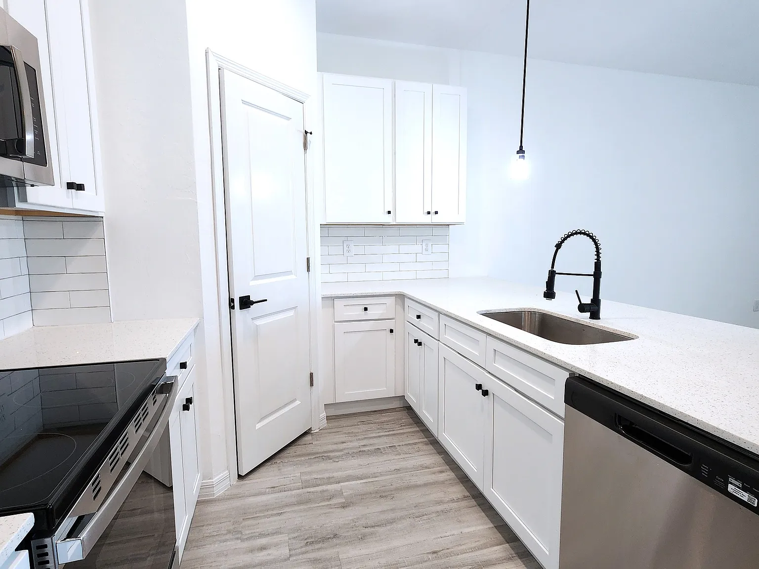 3 bed, 1200 sqft, $1,850 — Photo 4