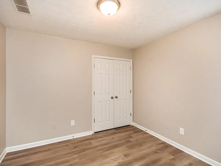 5621 Winchester Pl — Photo 13