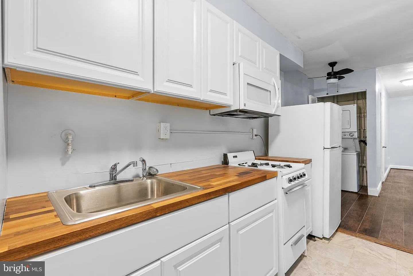 2 bed, 1.5 bath, 700 sqft, $1,092 — Photo 4
