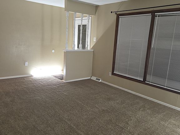 4th image of 421 Dove Dr