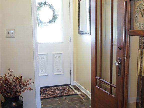 3rd image of 245 Palisades Cir