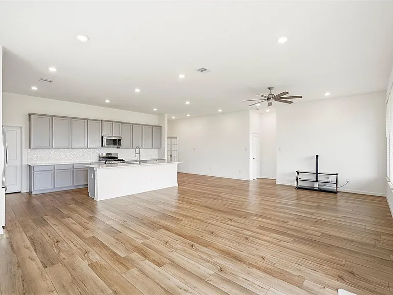 15551 Blue Lake Dr — Photo 8