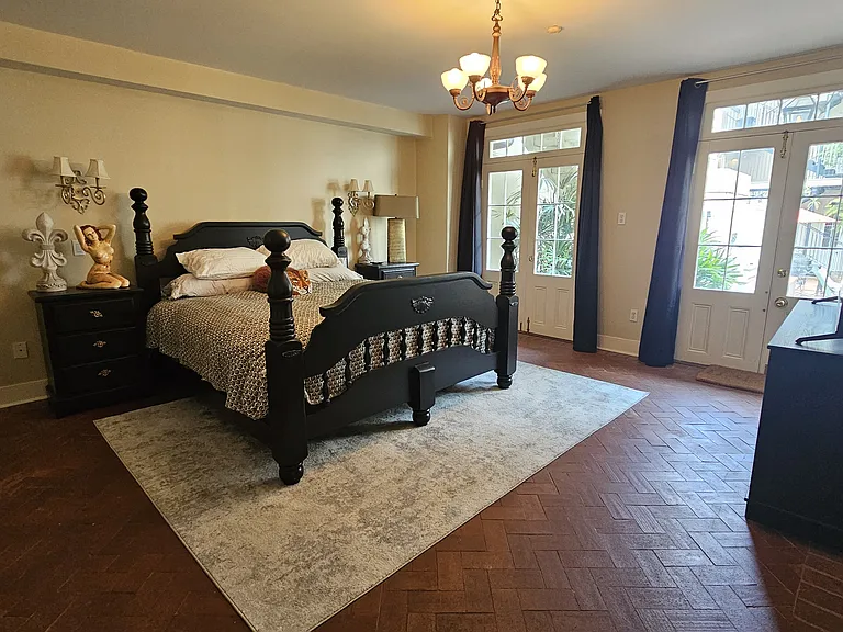 517 Dumaine St #1R — Photo 7