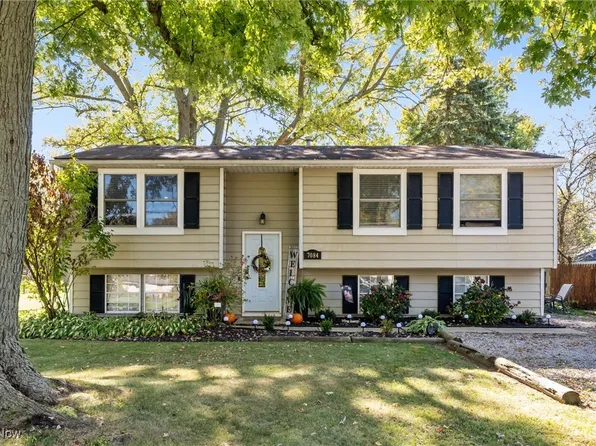 7084 Lake Rd, Madison, OH 44057