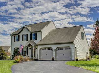 18 Viscount Pl, Lititz, PA 17543