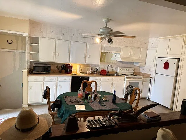 1 bed, 200 sqft, $700 — Photo 3