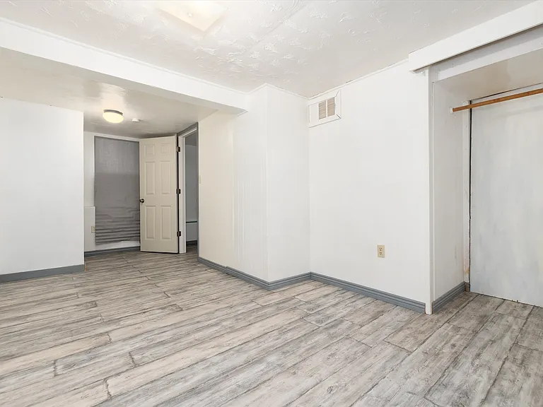 735 Colorado Blvd — Photo 17