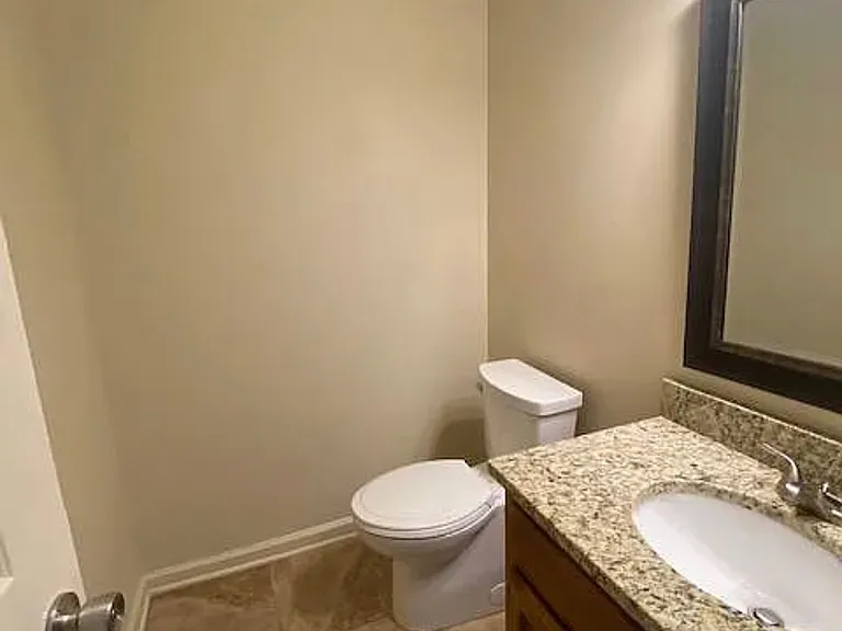 110 Melvins End — Photo 8