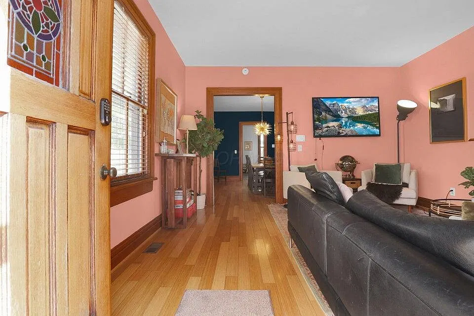 2 bed, 1.0 bath, 1203 sqft, $3,500 — Photo 3