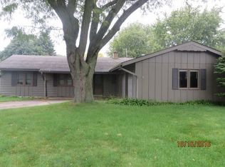 136 Joanne Ln, Rochelle, IL 61068