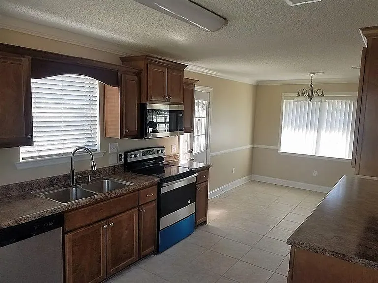 721 Cindy Ln — Photo 27