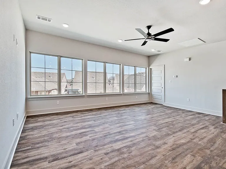 65 N Bibury Ln — Photo 2