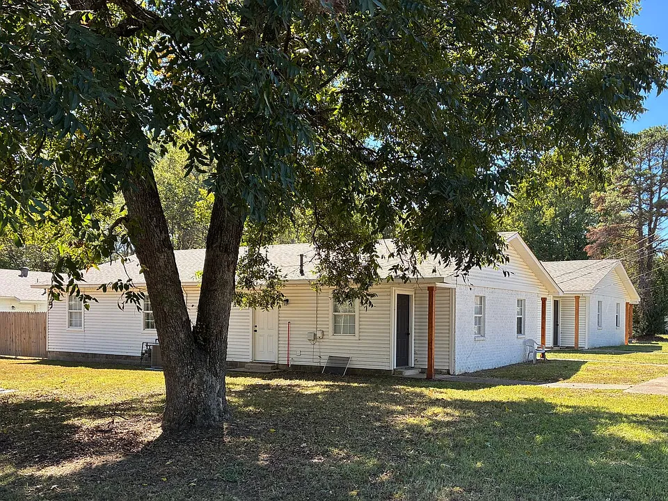 216 S 4th St