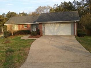 515 Valleyview Dr, Winder, GA 30680