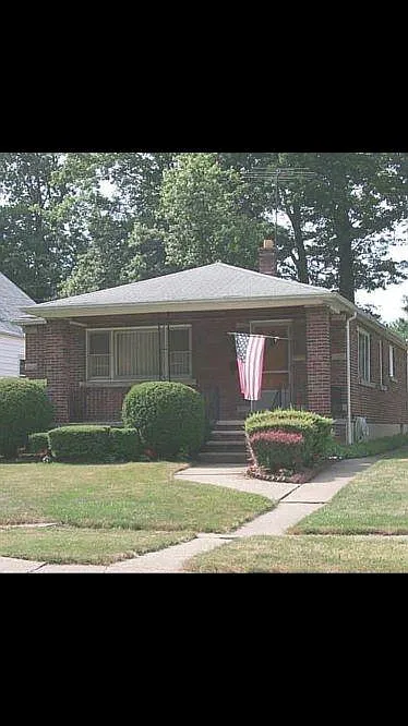 9125 Hennepin Ave photo 1