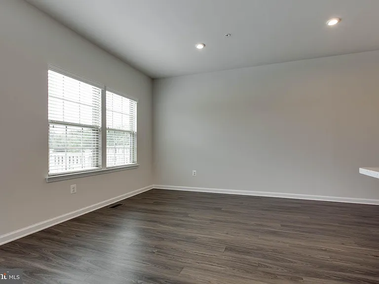 7912 N Gladden Farm Way — Photo 15
