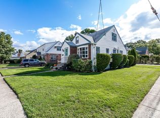 351 Emerson Pl, Valley Stream, NY 11580