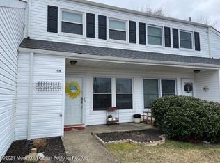 35 Gibraltar Ct, Barnegat, NJ 08005