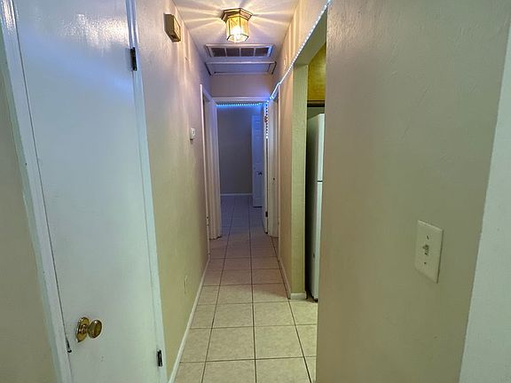 5th image of 2641 Chateau Ln APT C