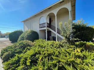 332 NE 9th St #A & B, Grants Pass, OR 97526