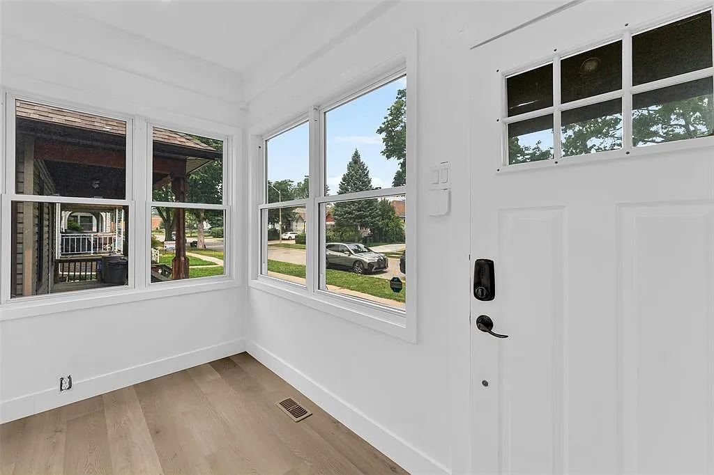 5 bed, 1.5 bath, $2,200 — Photo 4