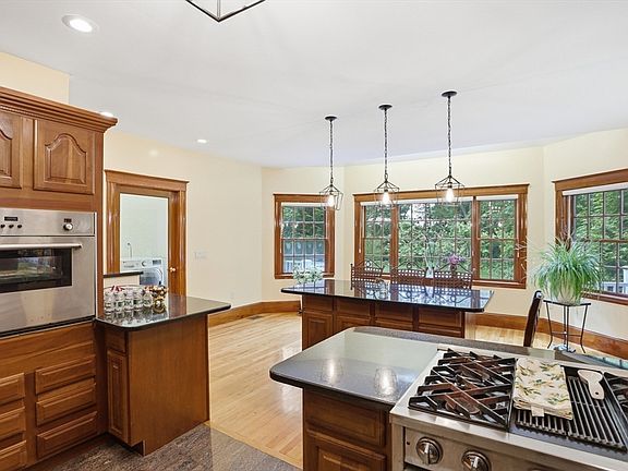 5th image of 72 Charlemont St