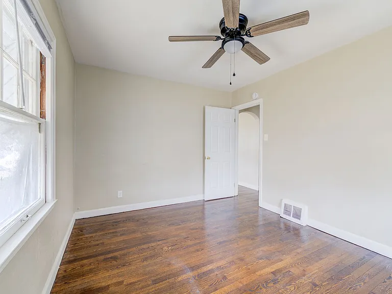 7724 Horatio Dr — Photo 10