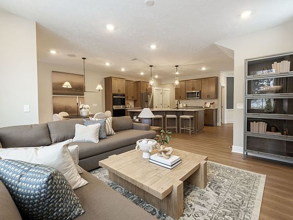 Cozy Gathering Room, Perfect for Family Movie Night