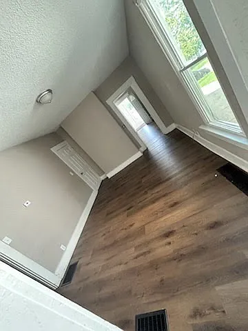 2 bed, 1168 sqft, $1,350 — Photo 2