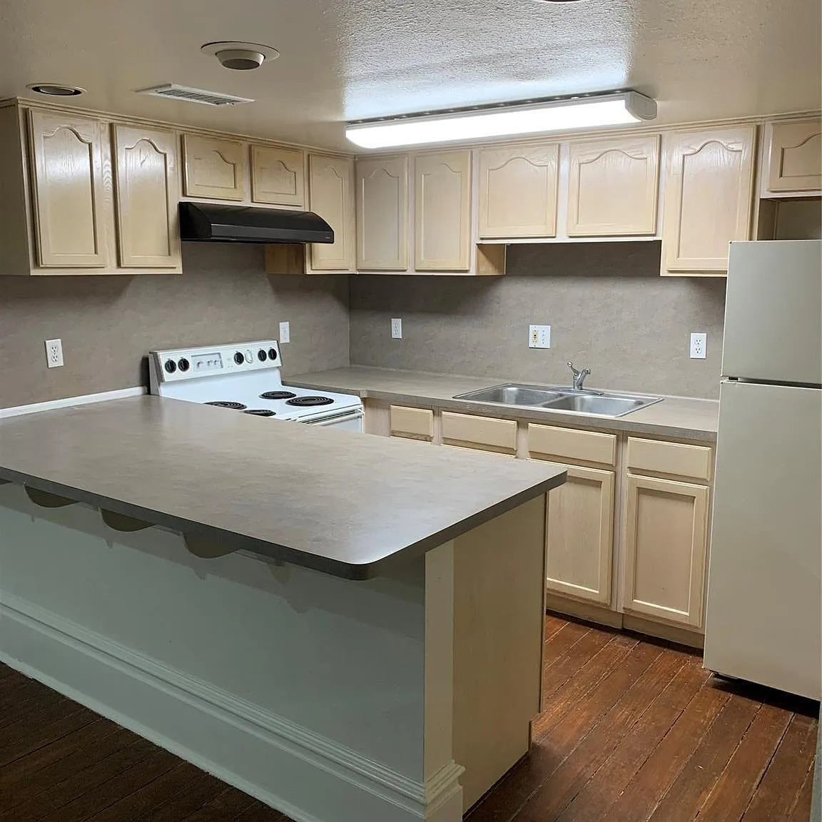 1 bed, 1.0 bath, 29688 sqft, $1,000 — Photo 4