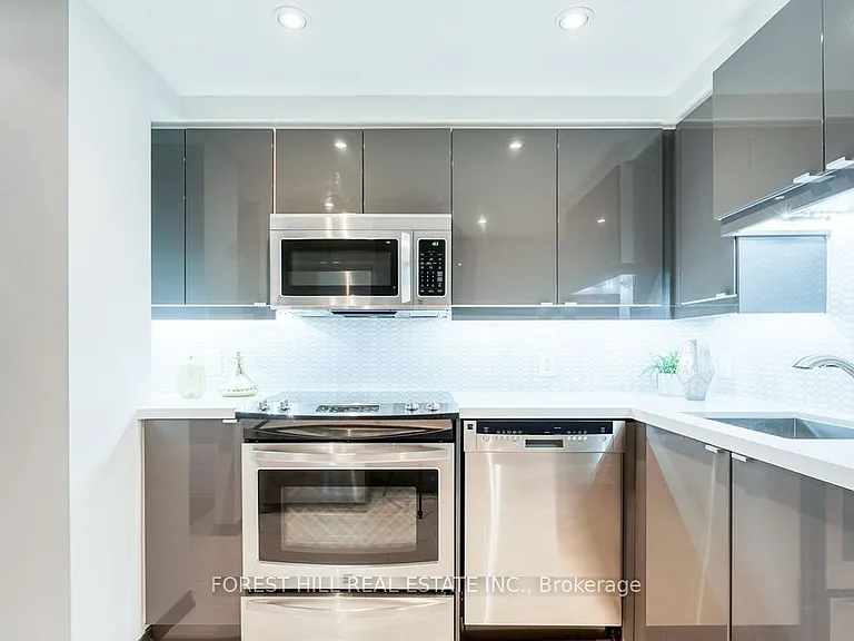 1818 Bayview Ave #704 — Photo 19