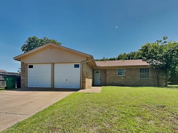 316 Quail Creek Dr, Crowley, TX 76036