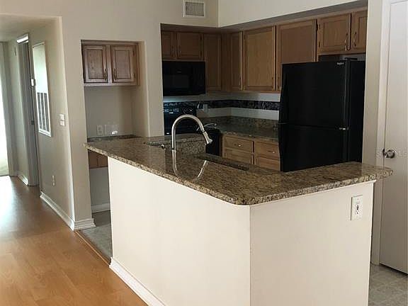 5th image of 486 N PIN OAK PLACE #206