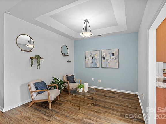 5th image of 145 Ashford Hollow Ln