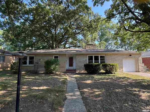 8 Northbrook Dr, Mount Vernon, IL 62864