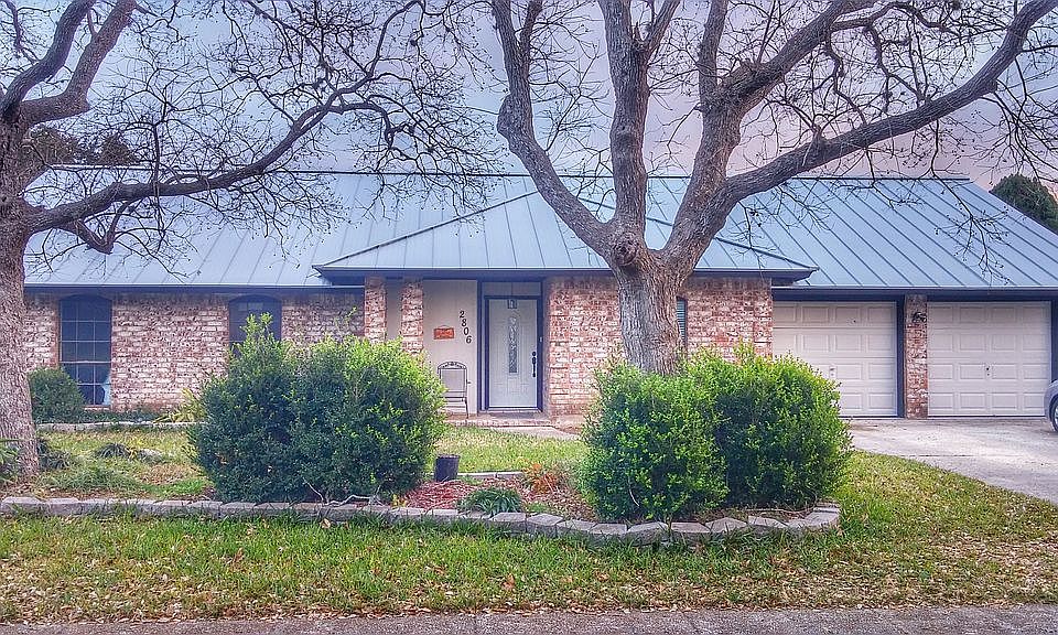 1st image of 2806 Barrel Oak St
