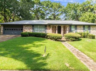 822 Briarwood Dr, Jackson, MS 39211
