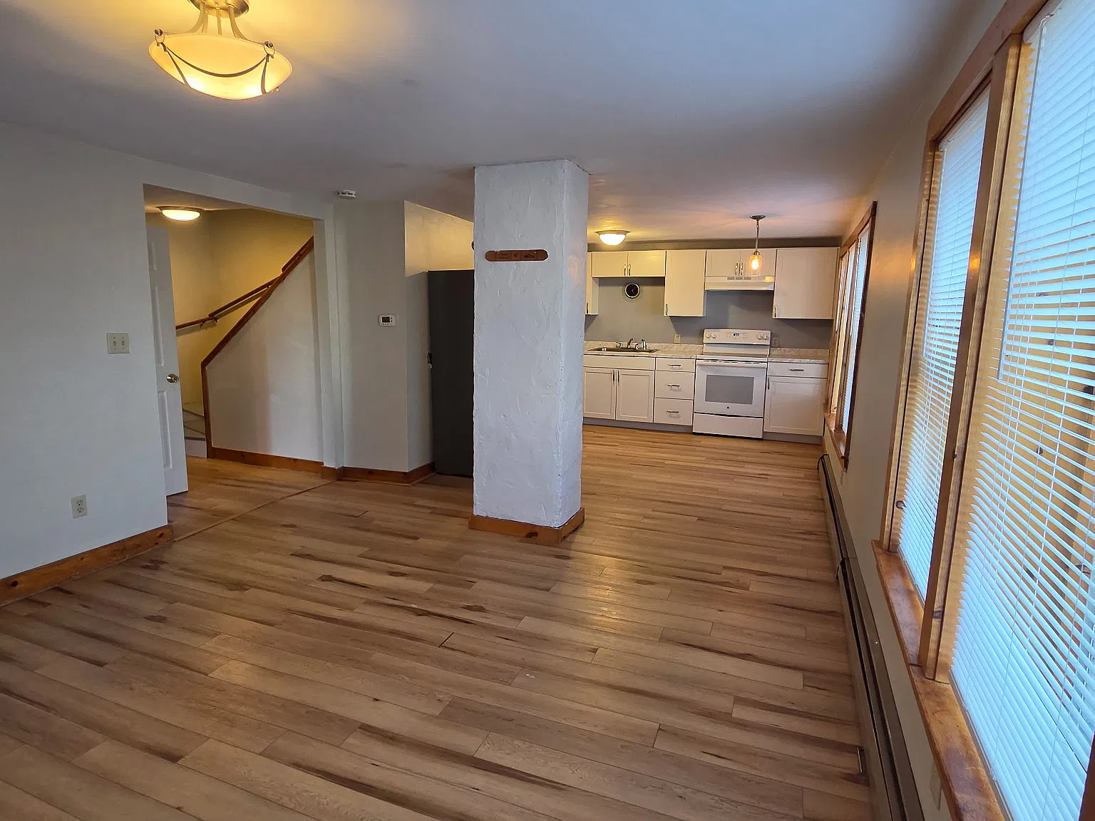 3 bed, $1,825 — Photo 2