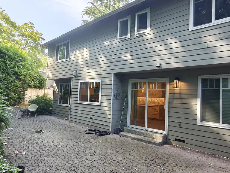 18829 SE 46th Way — Photo 26