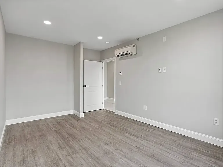 15002 Hillside Ave #208 — Photo 6