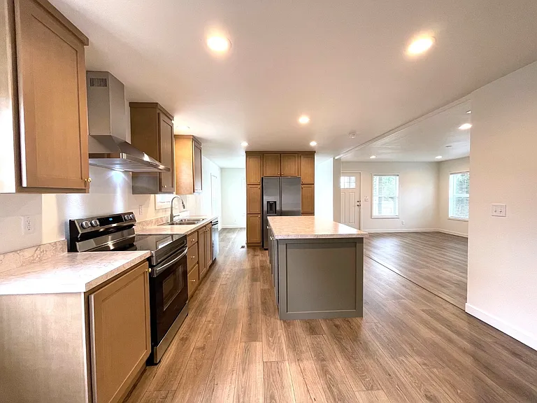 609 Mildred St — Photo 47