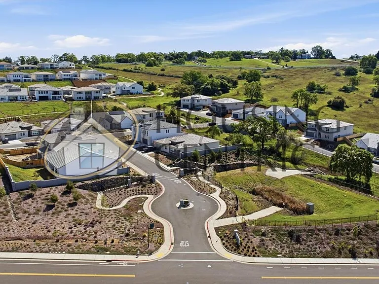 Gated Sienna Ridge Community