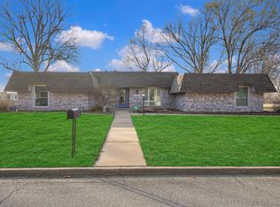 413 Fairway Dr, Broken Arrow, OK 74011