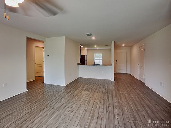 4th image of 48 White Feather Ln