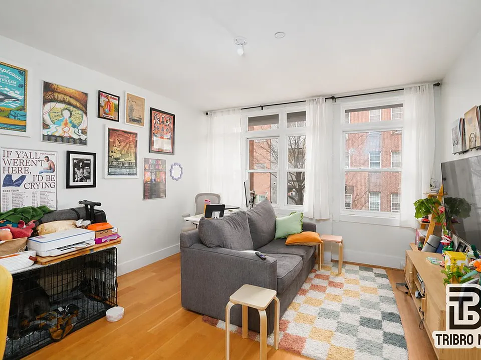 327 Franklin Ave #2B